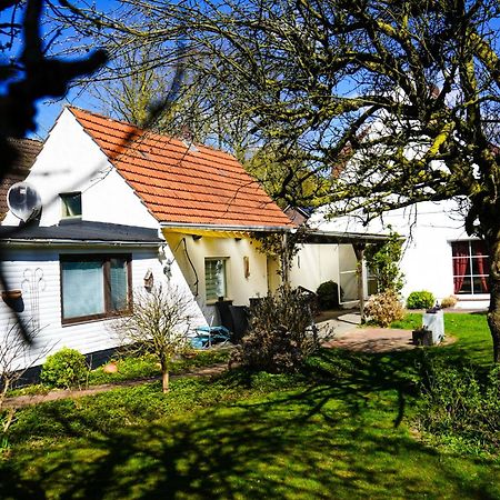 Gemuetliches Haus Mit Grossem Traumhaften Garten BRE 外观 照片